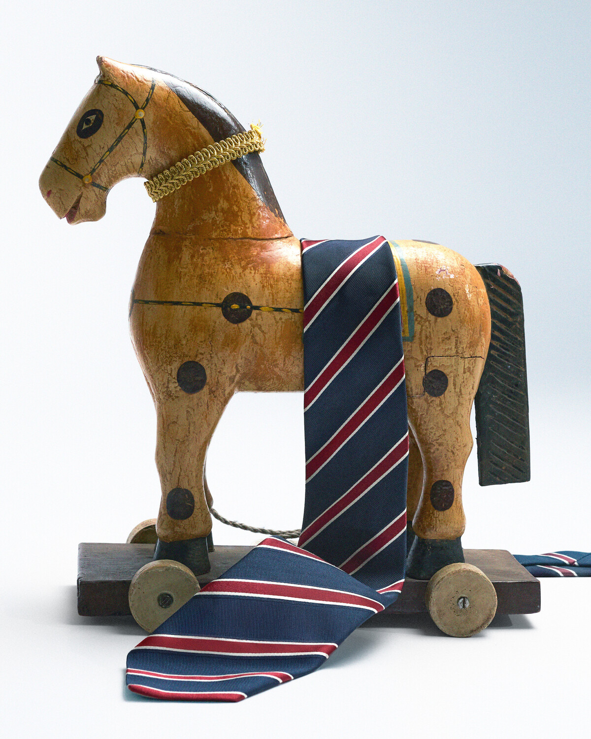 Silk tie with stripes