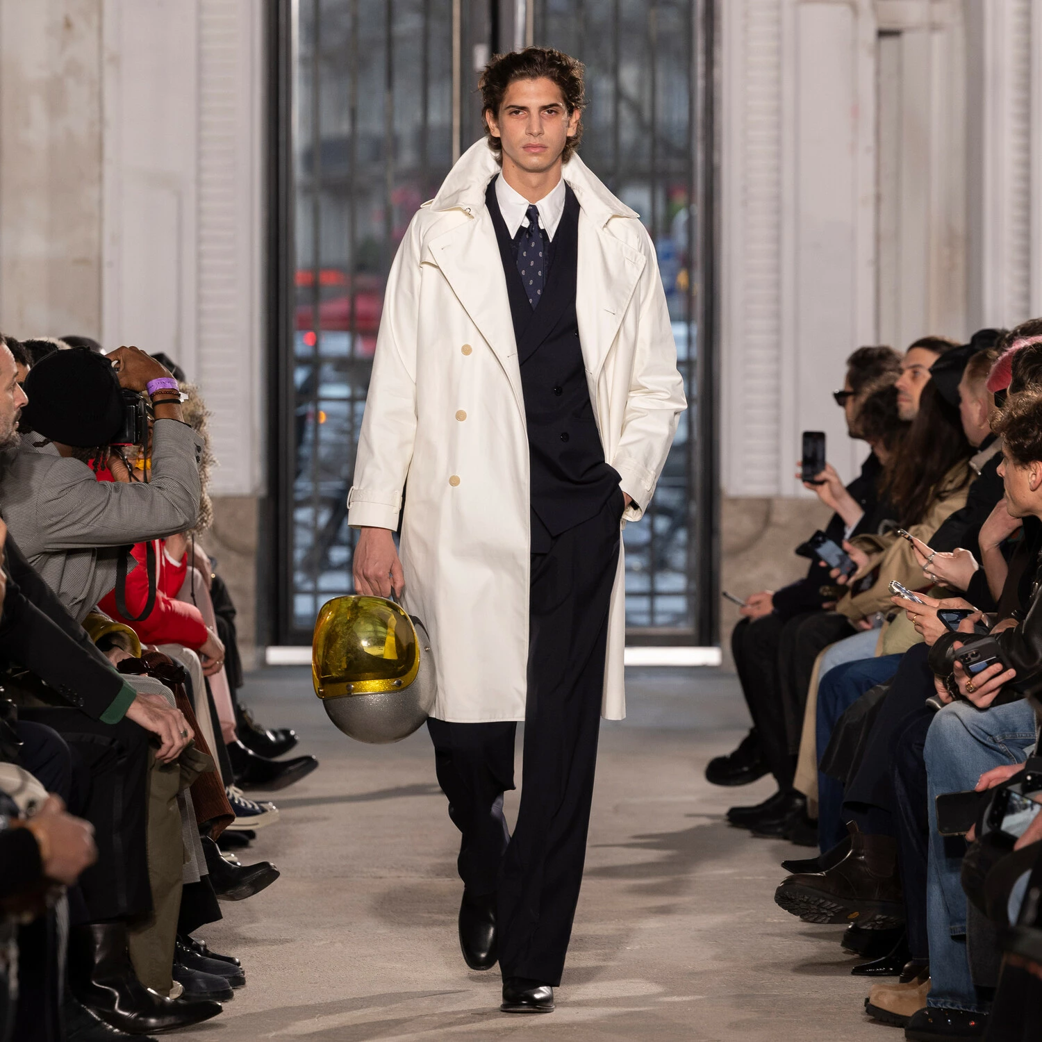 Défilé automne-hiver 2025 à Paris - Costume homme et vêtements Fursac