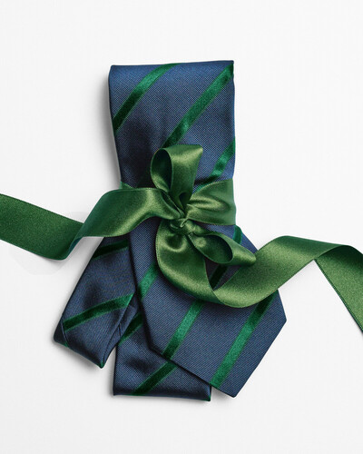 Silk tie with stripes