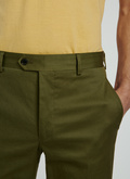 Pantalon chino en gabardine de coton vert olive - 22EP3VKIA-VP14/40