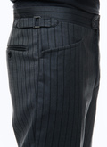 Pantalon gris en serge de laine à rayures - 22EP3VEKO-VP04/24