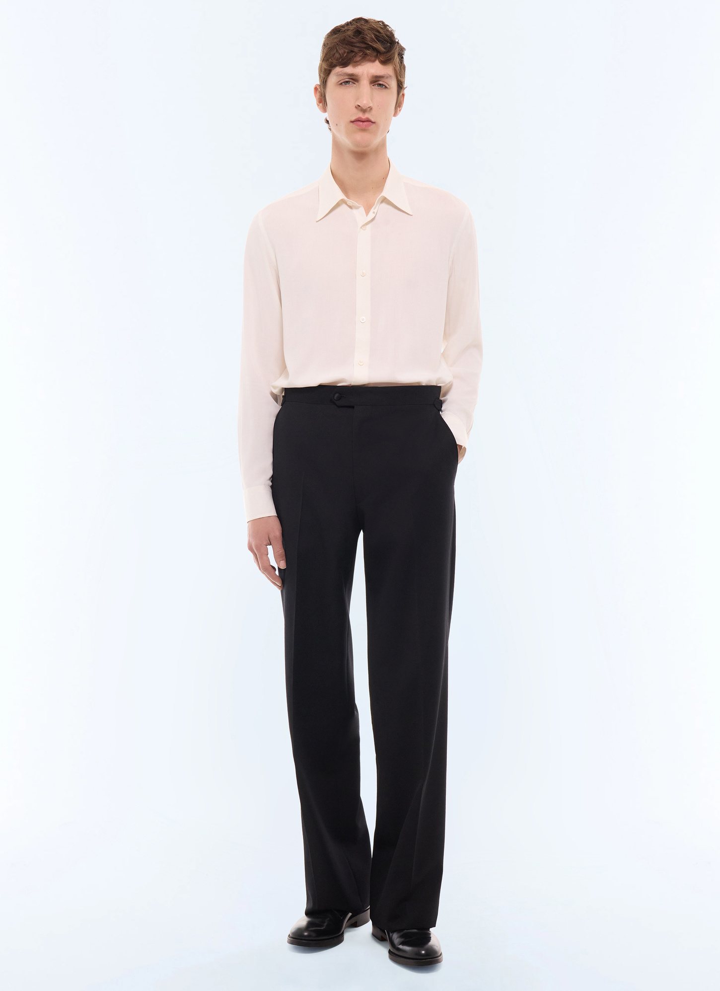 Pantalon homme noir tissu principal: 100% laine viergedoublure ceinture: 58% polyester, 42% cotondoublure jambes: 100% polyesterdoublure poches: 58% polyester, 42% coton Fursac - P3LUDO-LV01-B020