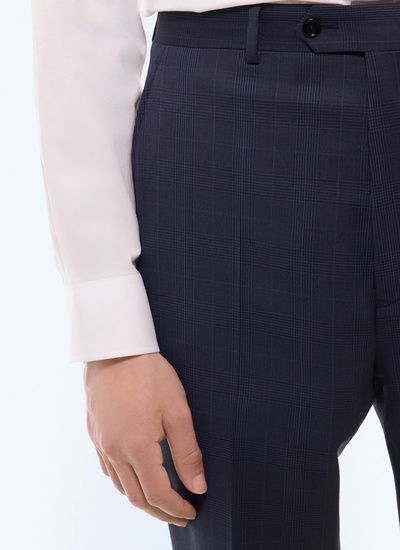 Pantalon homme tissu principal: 100% laine viergedoublure ceinture: 65% polyester, 35% cotondoublure jambes: 100% polyesterdoublure poches: 65% polyester, 35% coton Fursac - P3LOXA-LC08-D030
