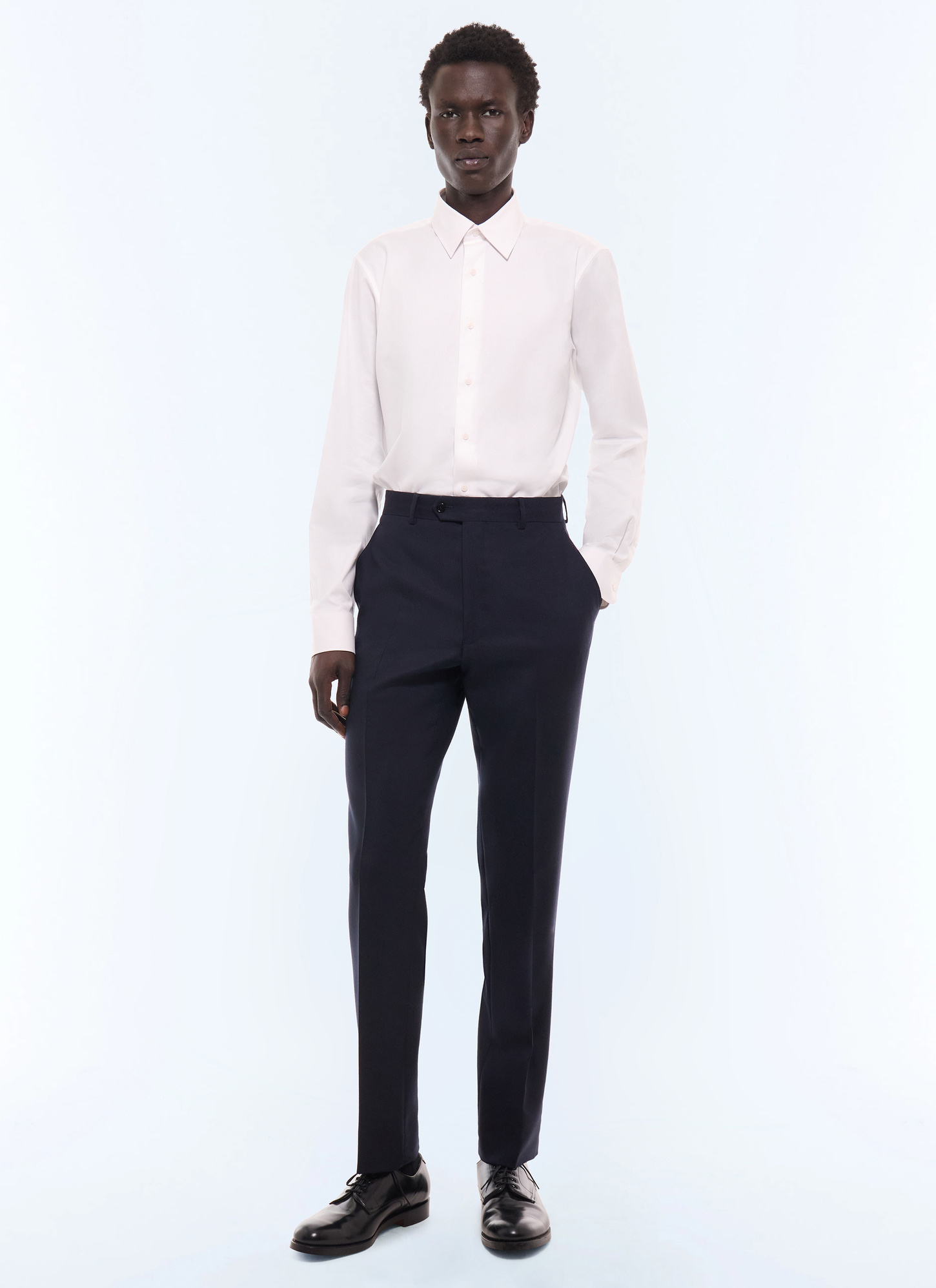 Pantalon homme marine tissu principal: 100% laine viergedoublure ceinture: 65% polyester, 35% cotondoublure jambes: 100% polyesterdoublure poches: 65% polyester, 35% coton Fursac - P3LOXA-LC14-D030