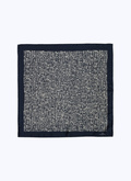 Pochette en soie bleu marine à imprimé - D1POCH-B222-30