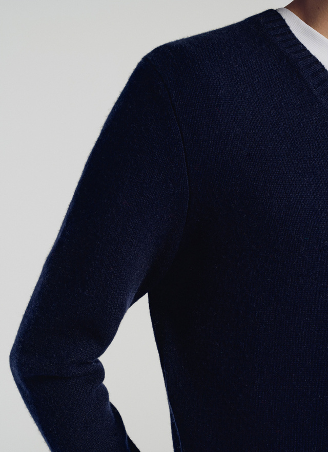 navy blue v neck jumper