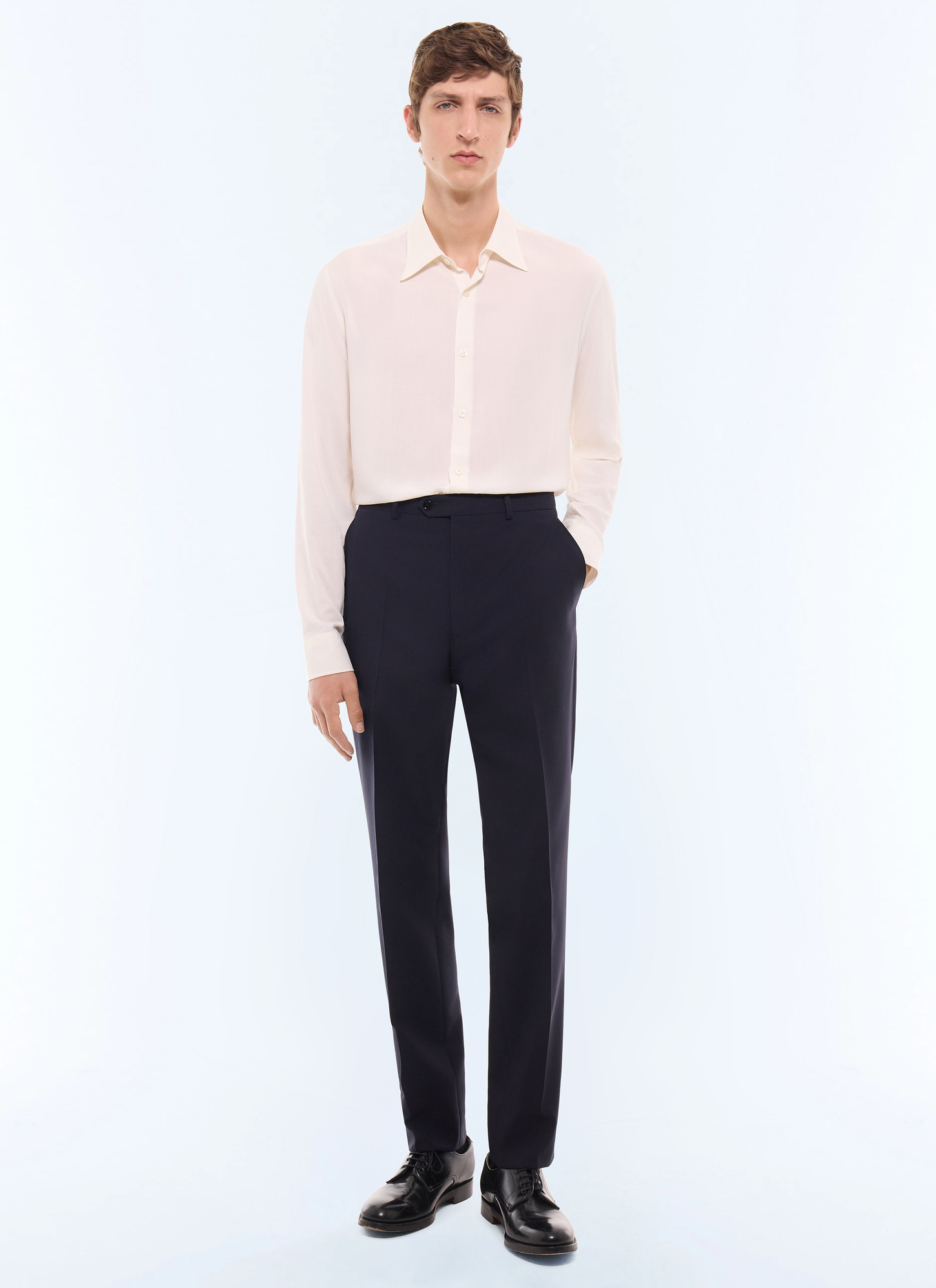 Men's trousers navy main fabric: 100% virgin woolwaistband lining: 58% polyester, 42% cottonleg lining: 100% polyesterpocket lining: 58% polyester, 42% cotton Fursac - P3LOXA-BV01-30