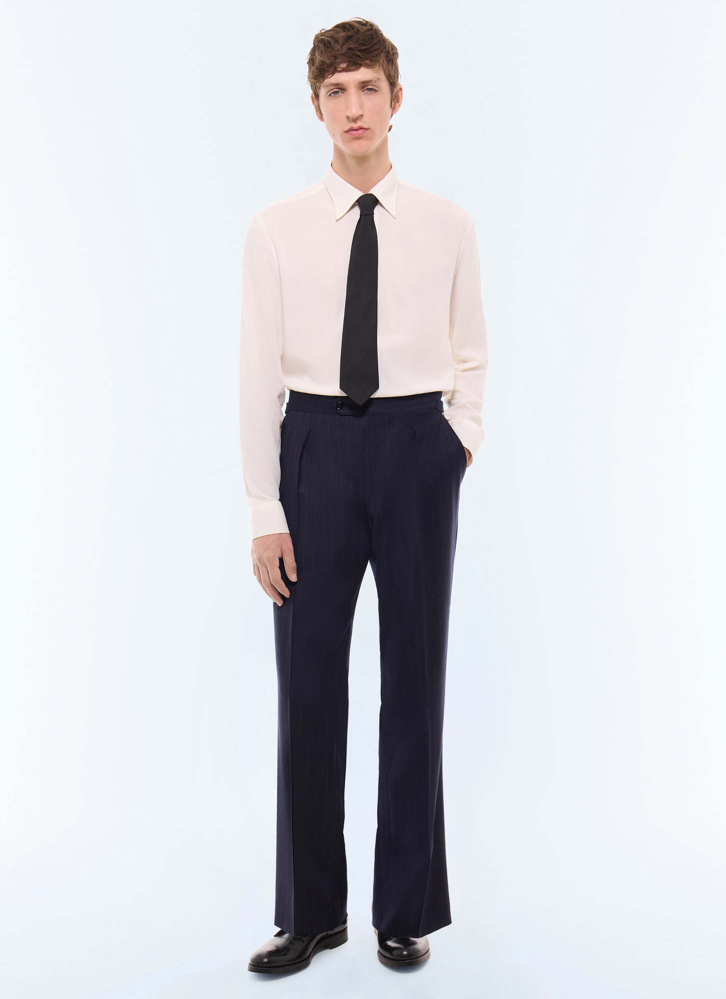 Men's trousers navy main fabric: 100% virgin woolwaistband lining: 58% polyester, 42% cottonleg lining: 100% polyesterpocket lining: 58% polyester, 42% cotton Fursac - P3GOHA-LC13-D030