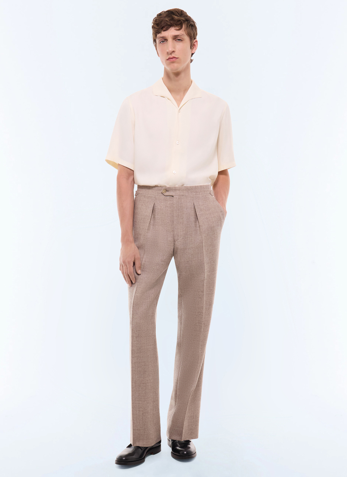 Men's trousers string main fabric: 100% virgin woolwaistband lining: 58% polyester, 42% cottonleg lining: 100% polyesterpocket lining: 58% polyester, 42% cotton Fursac - P3GOHA-LC10-A006