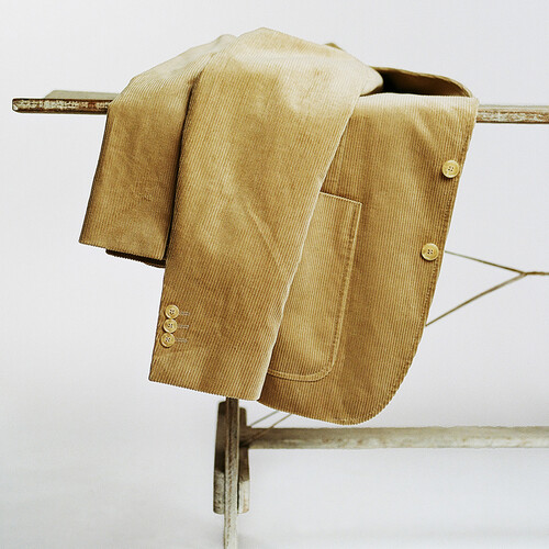 Straight cut jacket in corduroy